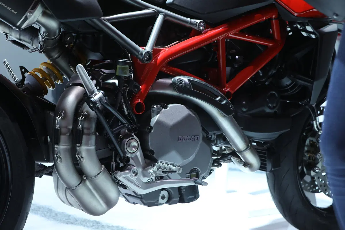 Ducati Hypemotard 950 (10)