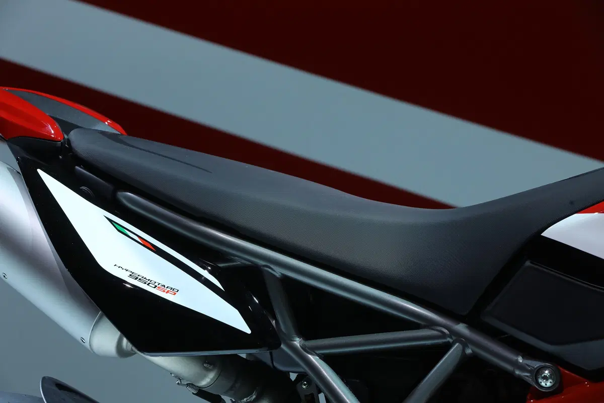 Ducati Hypemotard 950 SP (4)
