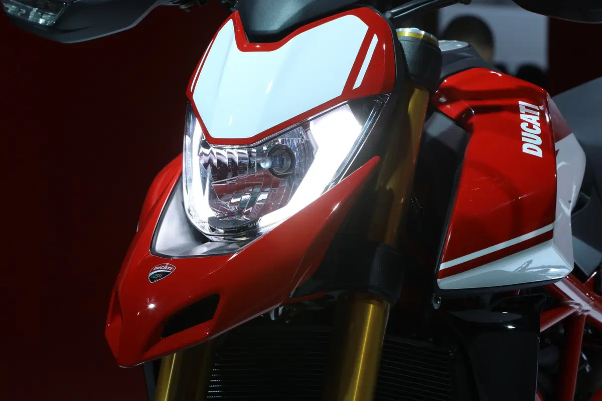 Ducati Hypemotard 950 SP (5)