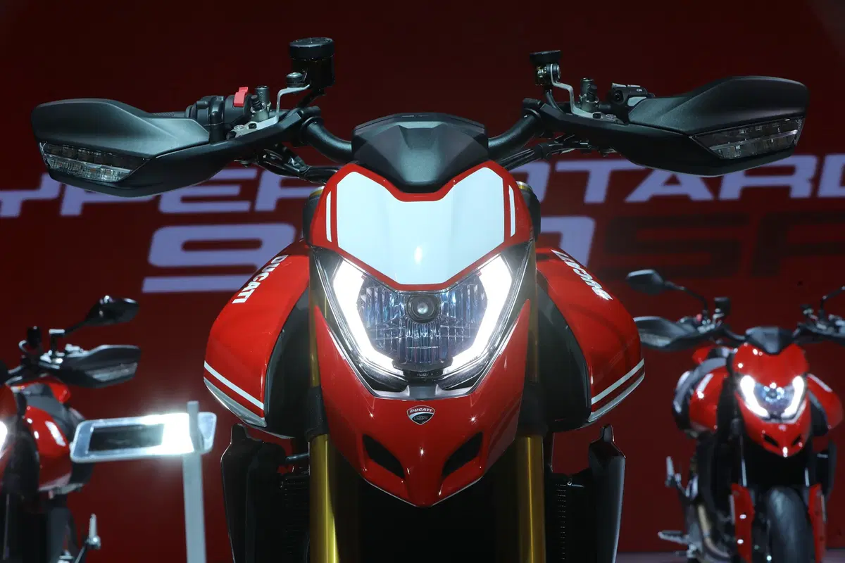Ducati Hypemotard 950 SP (7)