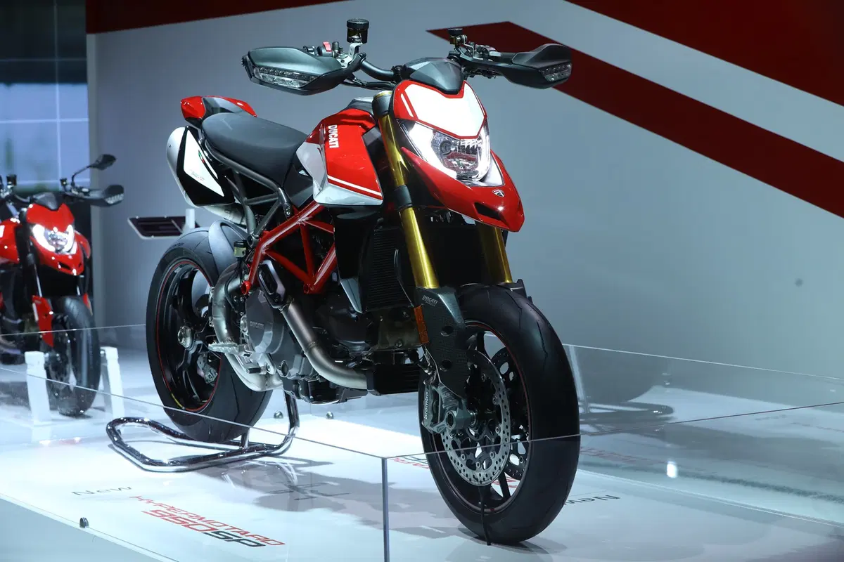 Ducati Hypemotard 950 SP (8)