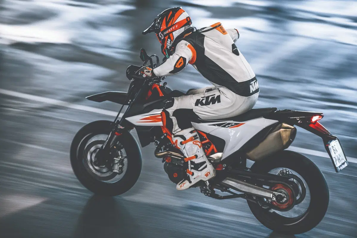 EICMA 2018: KTM 690 Enduro R e SMC R, foto e dati (13)