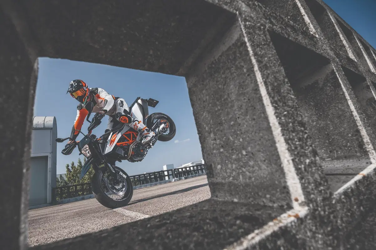 EICMA 2018: KTM 690 Enduro R e SMC R, foto e dati (11)