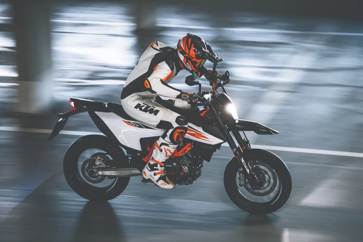 EICMA 2018: KTM 690 Enduro R e SMC R, foto e dati (18)