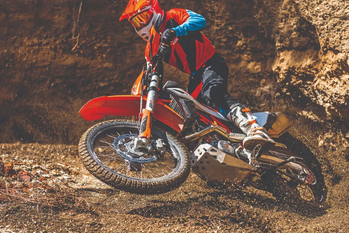 EICMA 2018: KTM 690 Enduro R e SMC R, foto e dati (14)