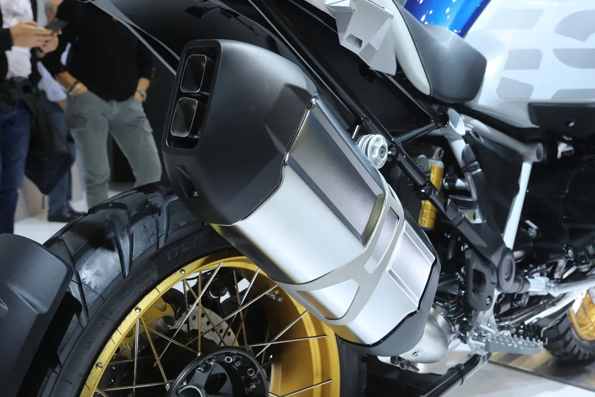EICMA 2018: BMW R 1250 GS Adventure, foto e dati (5)