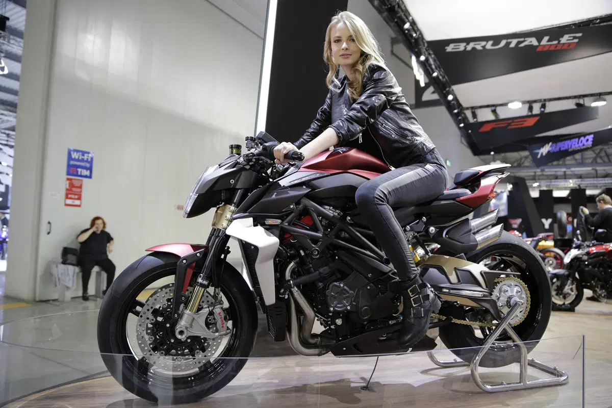 EICMA 2018: MV Agusta Brutale 1000 Serie oro, foto, video e dati (5)