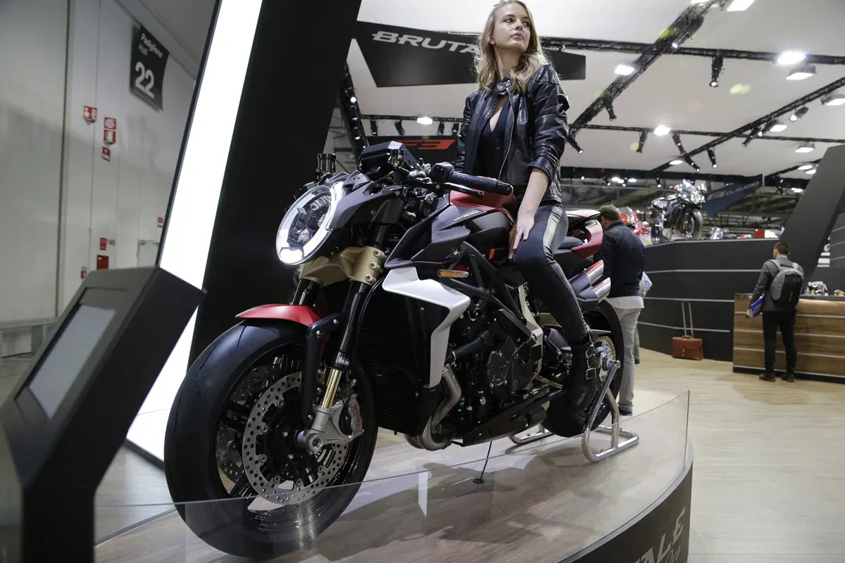 EICMA 2018: MV Agusta Brutale 1000 Serie oro, foto, video e dati (9)