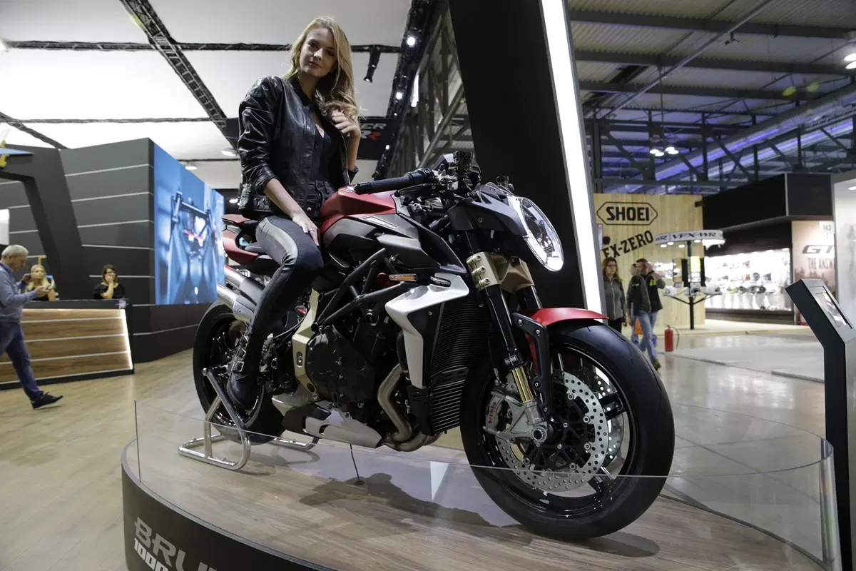 EICMA 2018: MV Agusta Brutale 1000 Serie oro, foto, video e dati (11)
