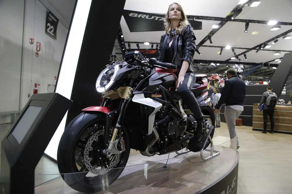 EICMA 2018: MV Agusta Brutale 1000 Serie oro, foto, video e dati (15)