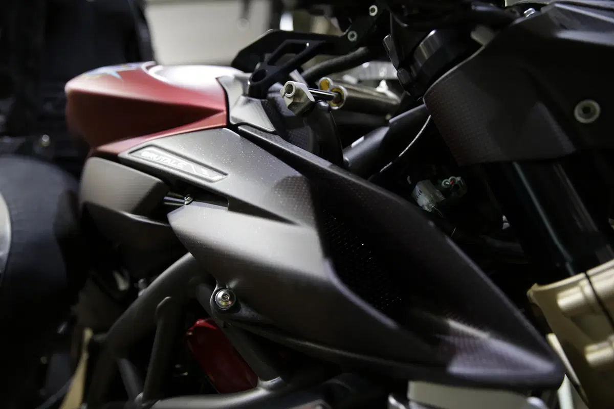 EICMA 2018: MV Agusta Brutale 1000 Serie oro, foto, video e dati (14)