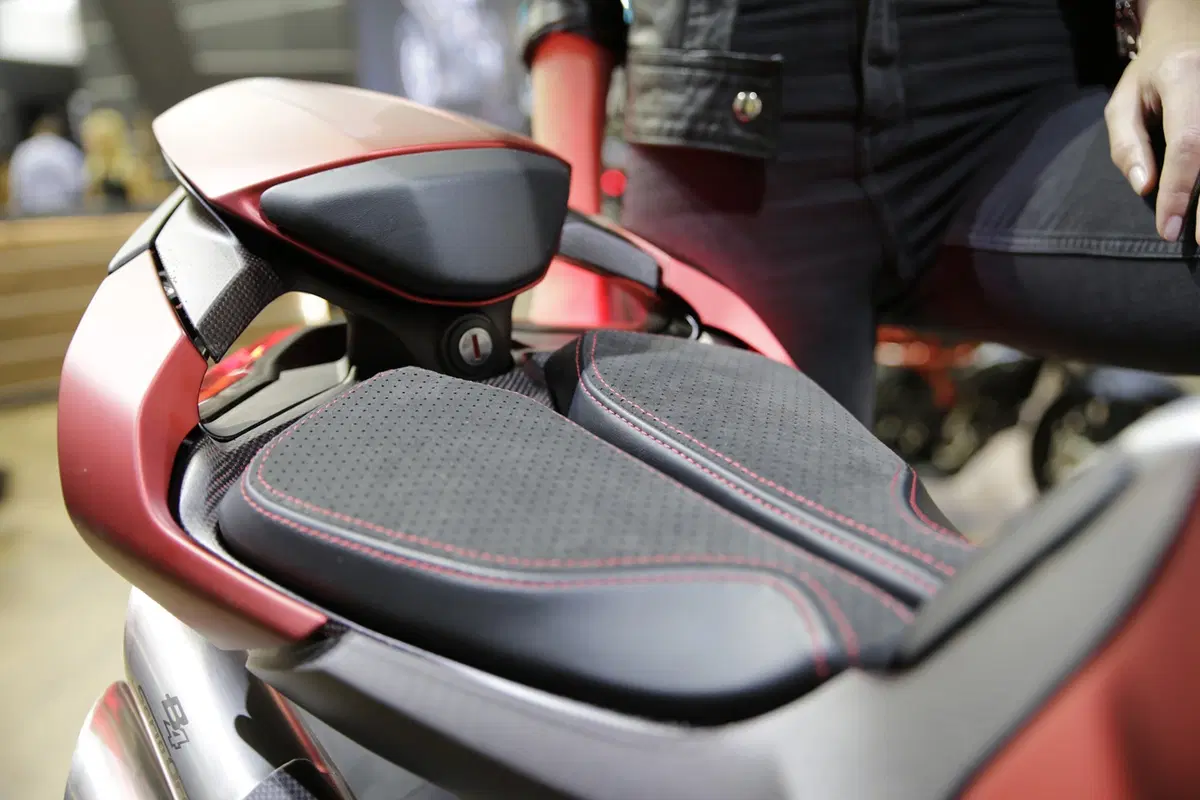 EICMA 2018: MV Agusta Brutale 1000 Serie oro, foto, video e dati (10)