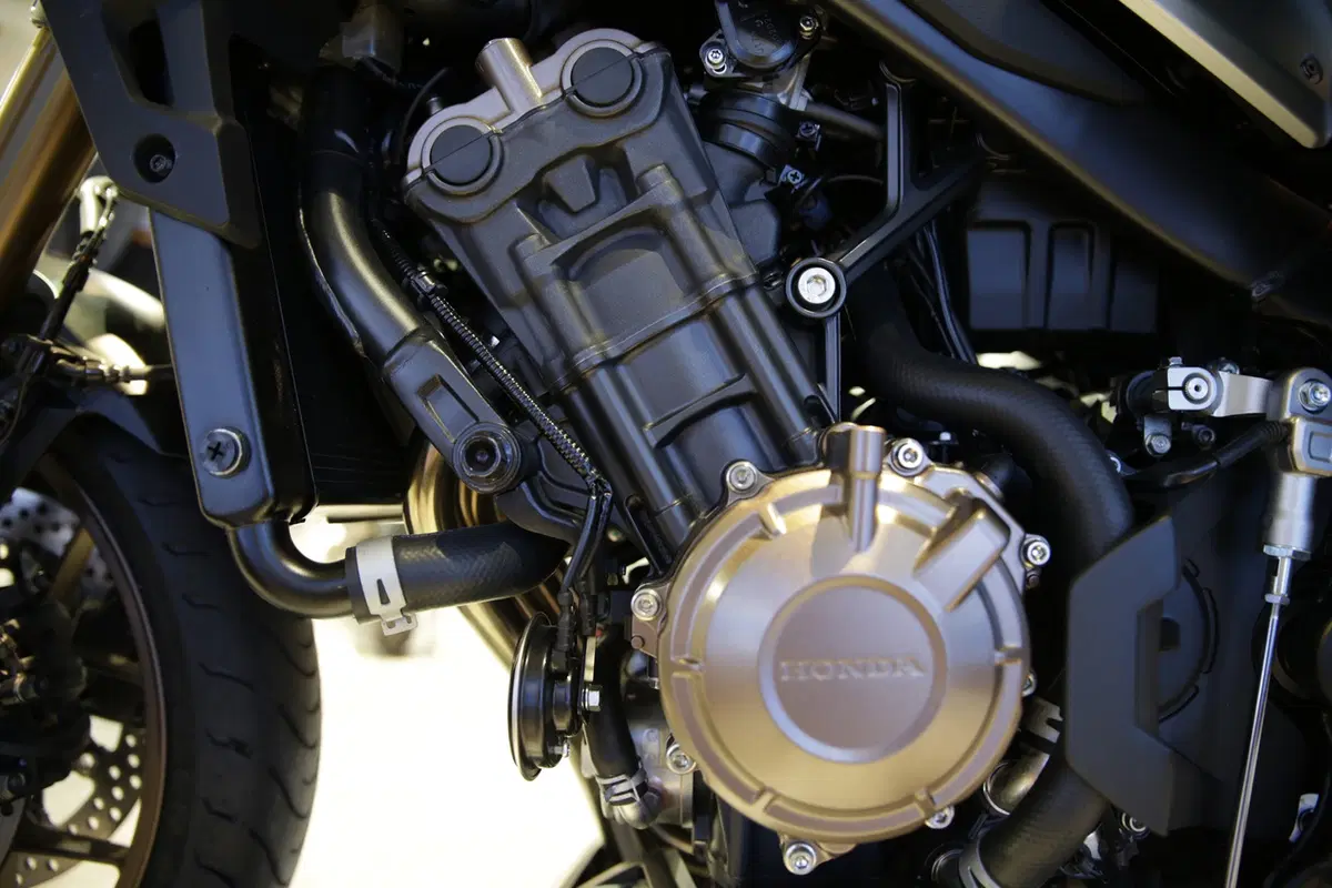EICMA 2018: Honda CB650R Neo Sport Café, foto, video e dati (3)