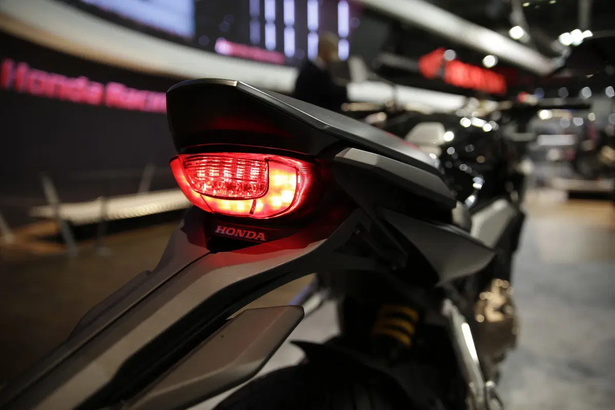 EICMA 2018: Honda CB650R Neo Sport Café, foto, video e dati (10)