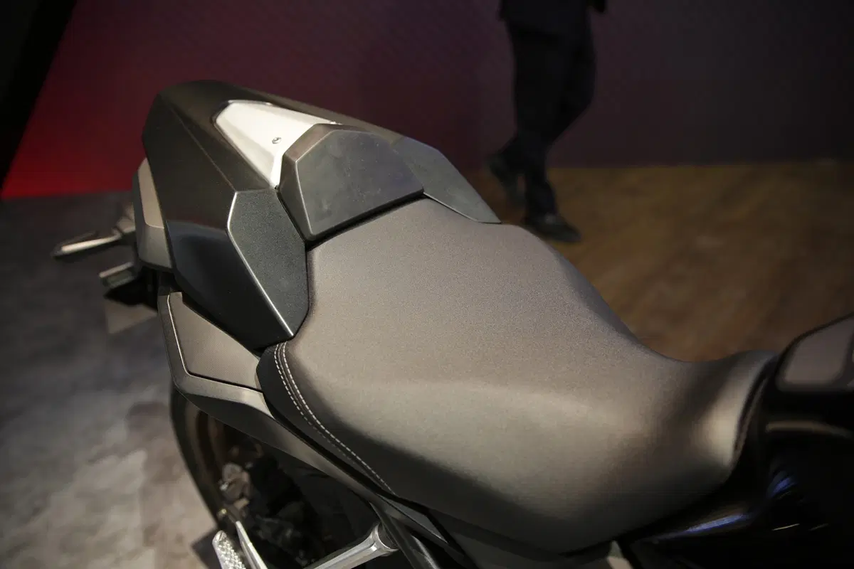 EICMA 2018: Honda CB650R Neo Sport Café, foto, video e dati (16)
