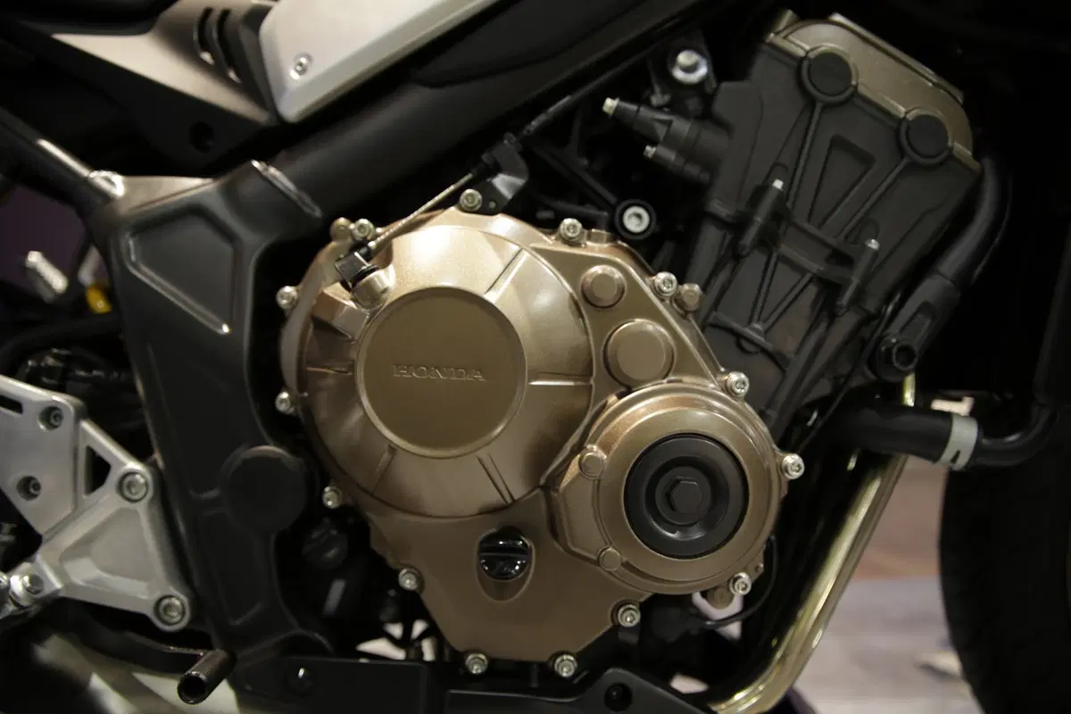 EICMA 2018: Honda CB650R Neo Sport Café, foto, video e dati (17)