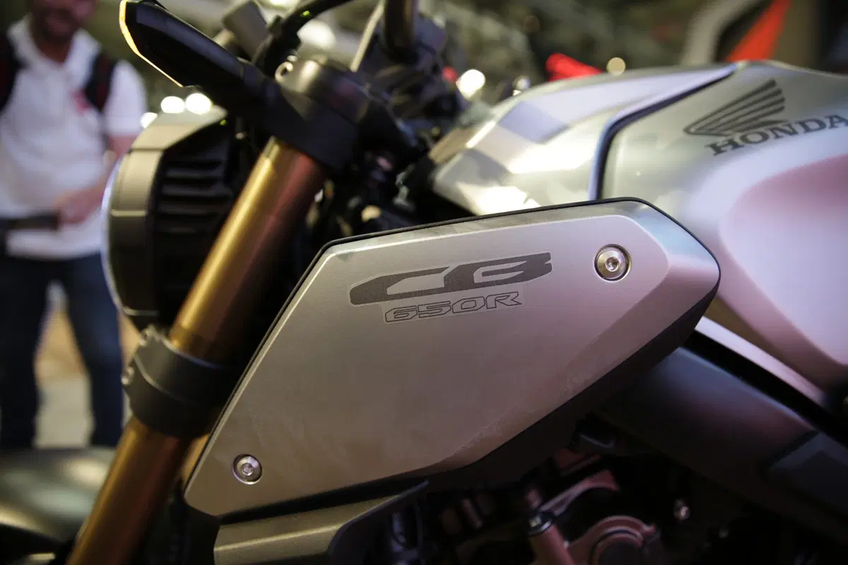 EICMA 2018: Honda CB650R Neo Sport Café, foto, video e dati (24)