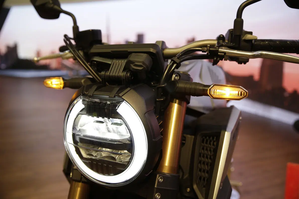 EICMA 2018: Honda CB650R Neo Sport Café, foto, video e dati (25)