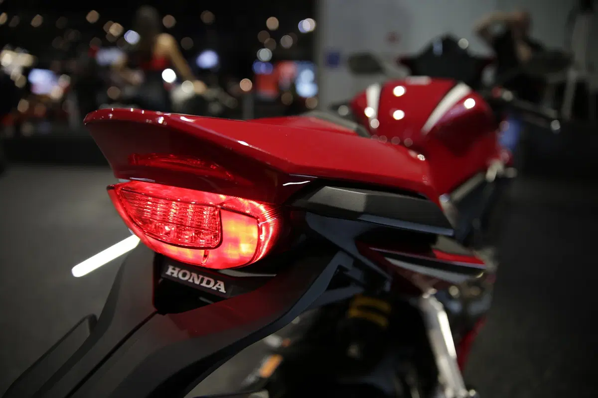EICMA 2018: Honda CBR650R, foto, video e dati (7)