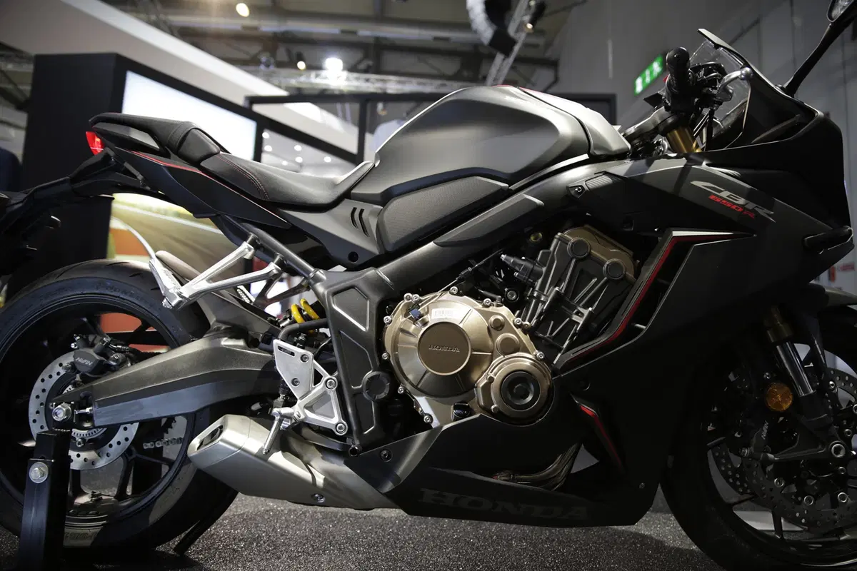EICMA 2018: Honda CBR500R, foto e dati (13)