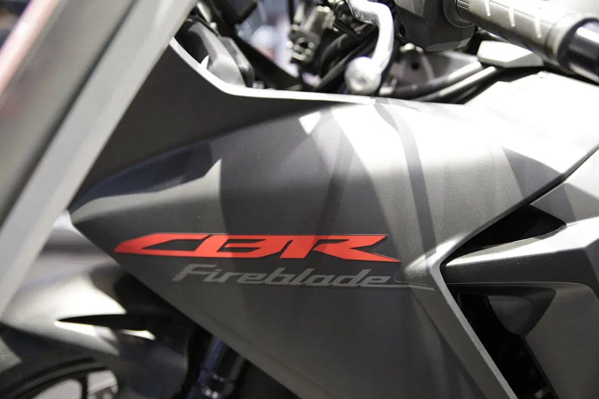 EICMA 2018: Honda CBR1000RR Fireblade e Fireblade SP 2019 (8)