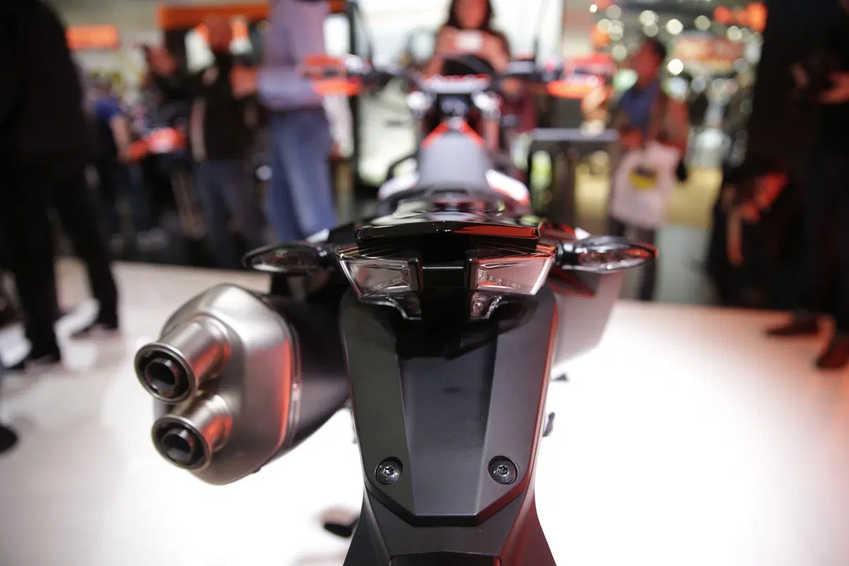 EICMA 2018: KTM 690 Enduro R e SMC R, foto e dati (2)
