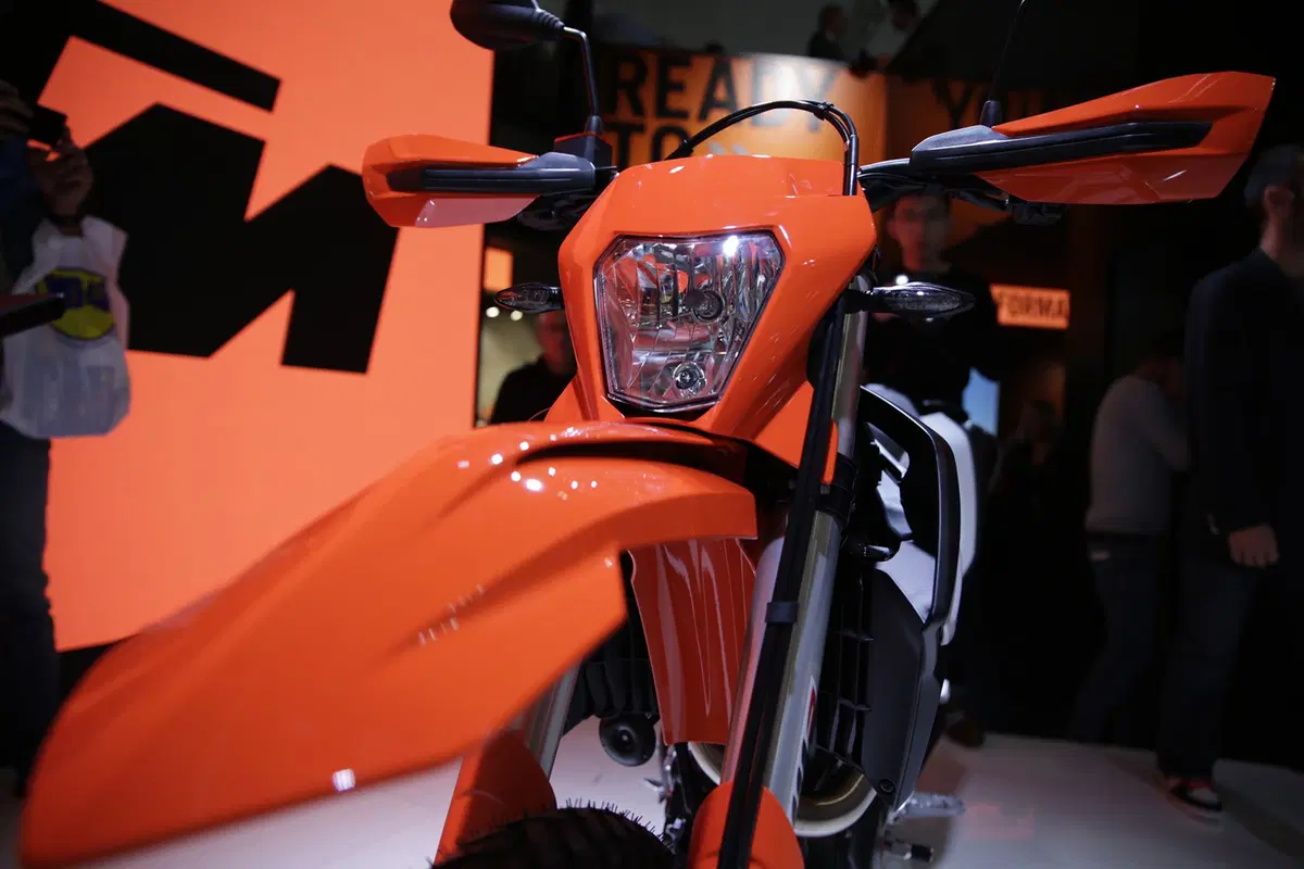 EICMA 2018: KTM 690 Enduro R e SMC R, foto e dati (4)