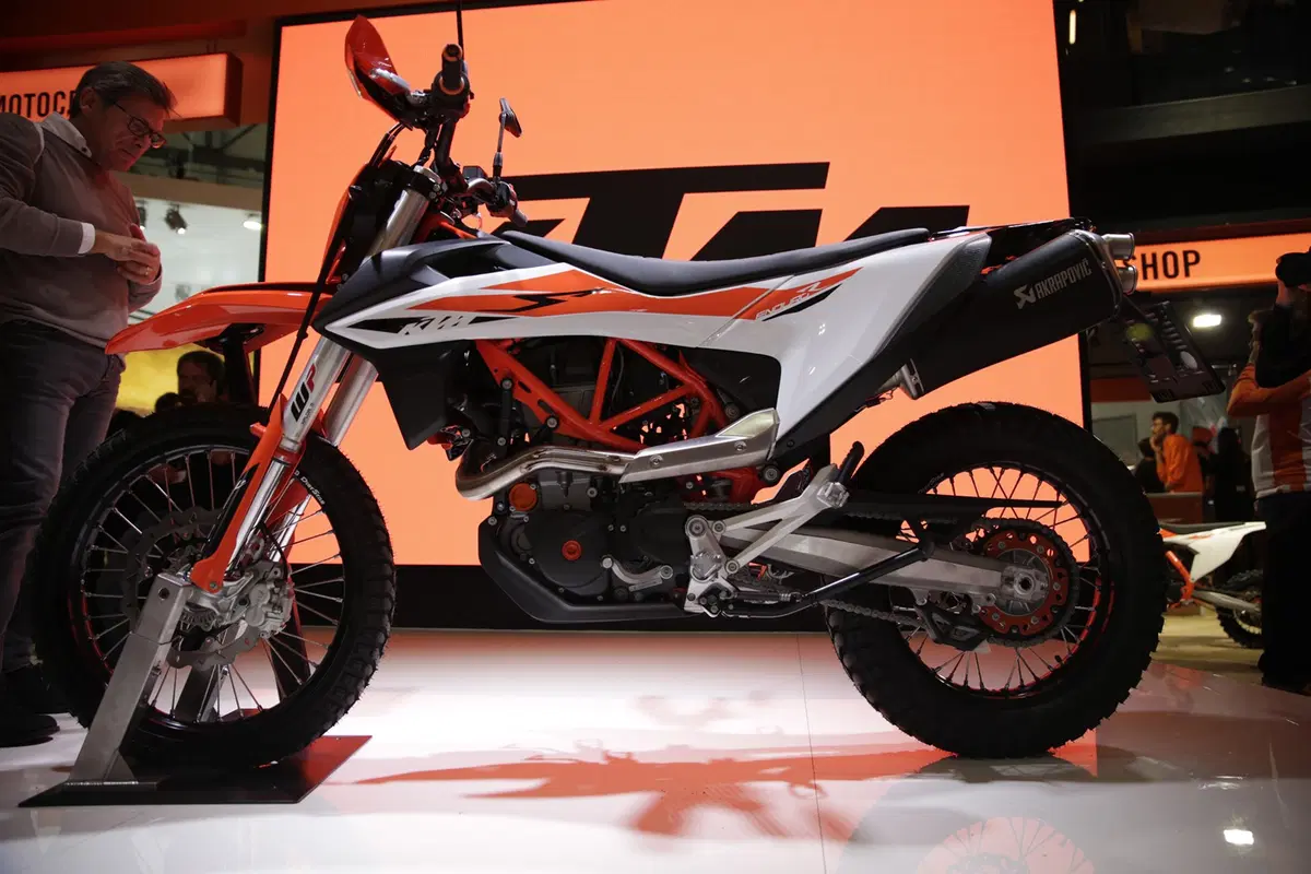 EICMA 2018: KTM 690 Enduro R e SMC R, foto e dati (5)