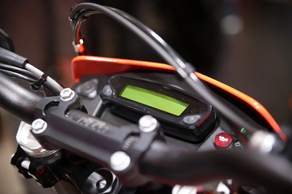 EICMA 2018: KTM 690 Enduro R e SMC R, foto e dati (14)