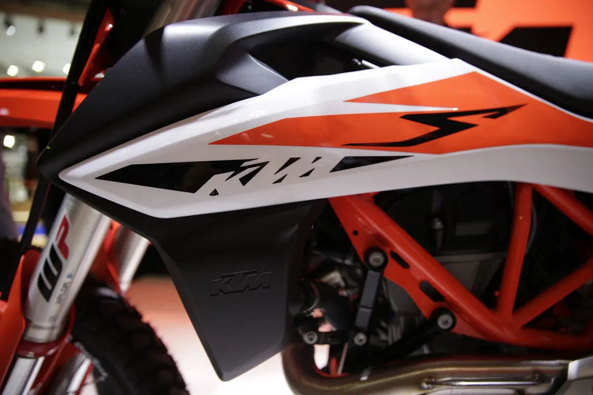 EICMA 2018: KTM 690 Enduro R e SMC R, foto e dati (15)