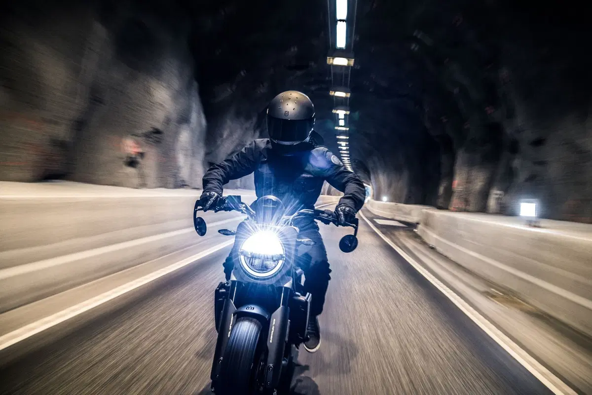 EICMA 2018: Husqvarna Svartpilen 701, foto e dati (10)