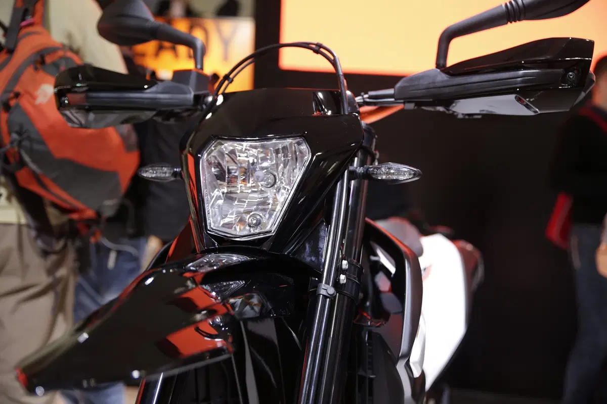 EICMA 2018: KTM 690 Enduro R e SMC R, foto e dati (4)