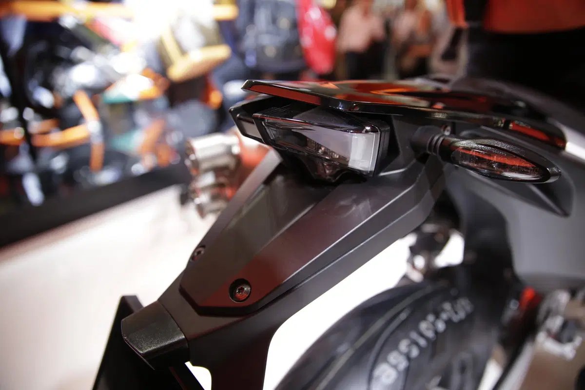 EICMA 2018: KTM 690 Enduro R e SMC R, foto e dati (3)