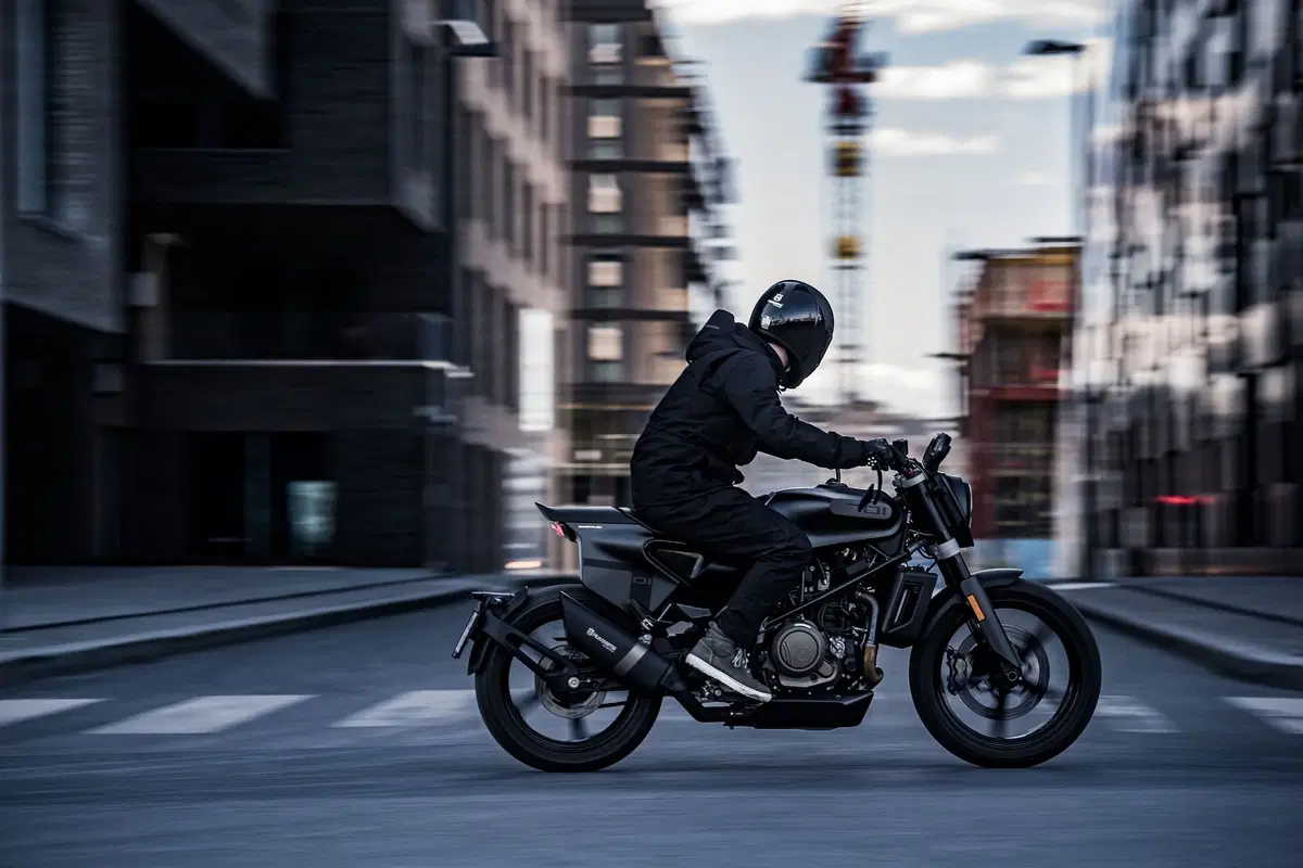 EICMA 2018: Husqvarna Svartpilen 701, foto e dati (23)