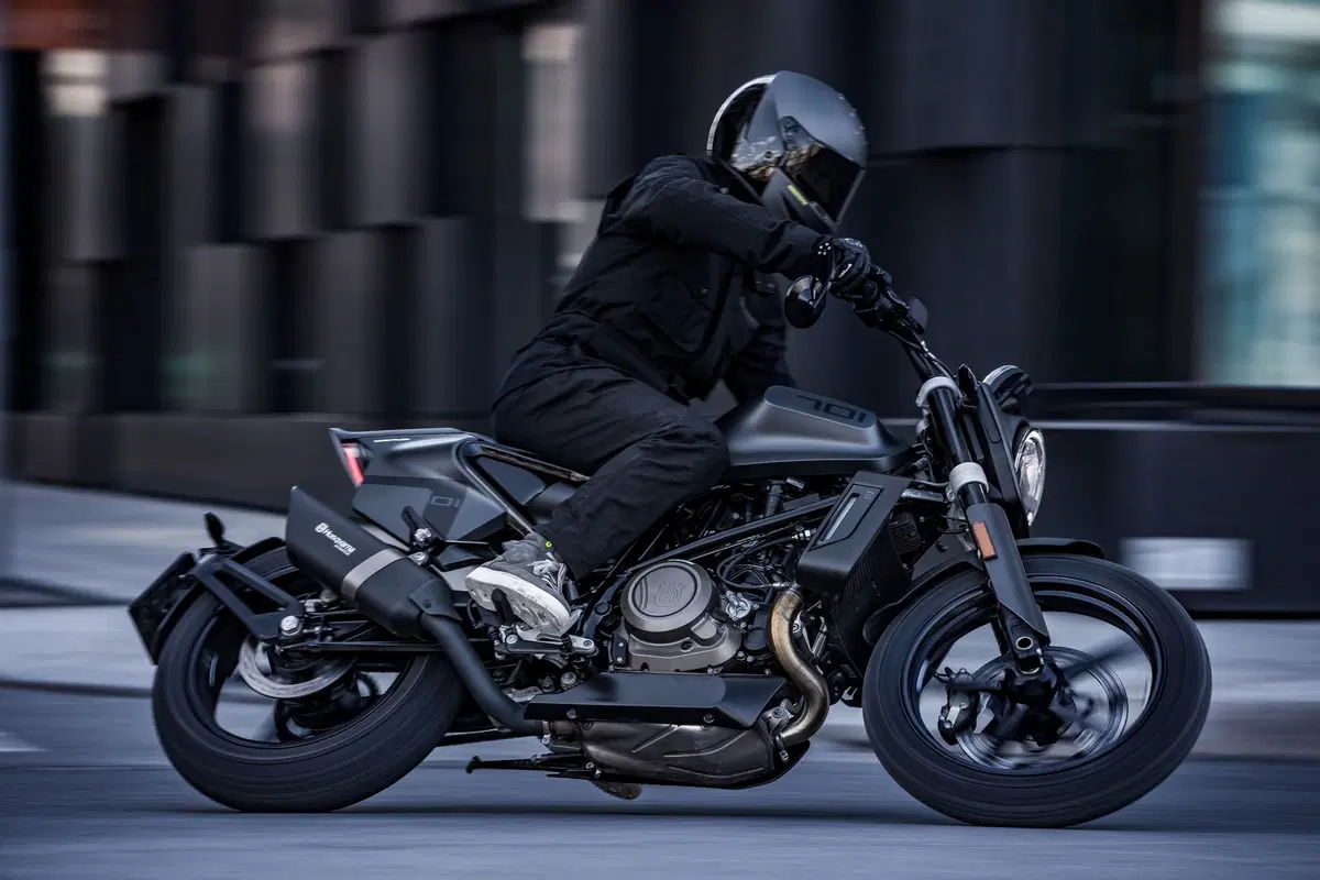 EICMA 2018: Husqvarna Svartpilen 701, foto e dati (5)