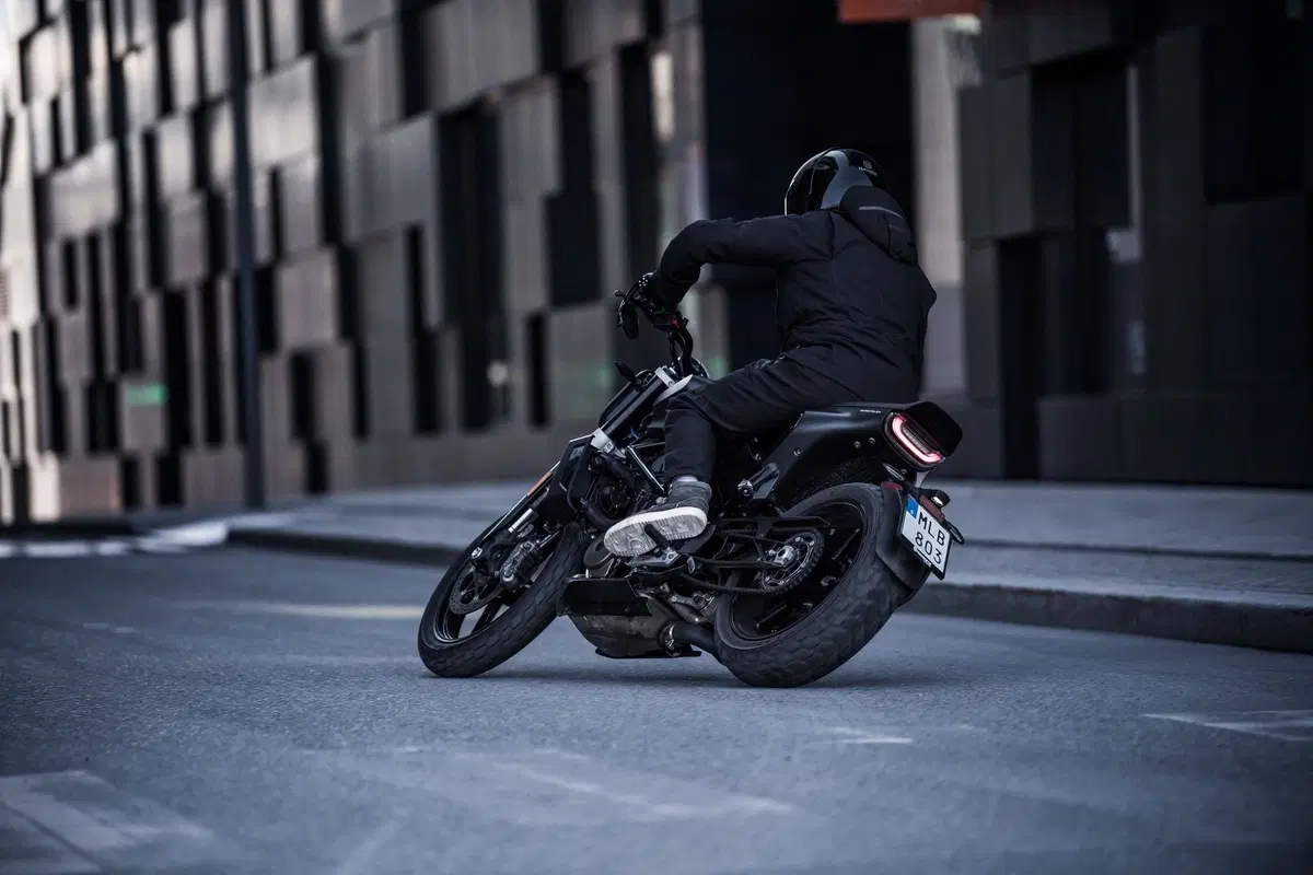 EICMA 2018: Husqvarna Svartpilen 701, foto e dati (26)