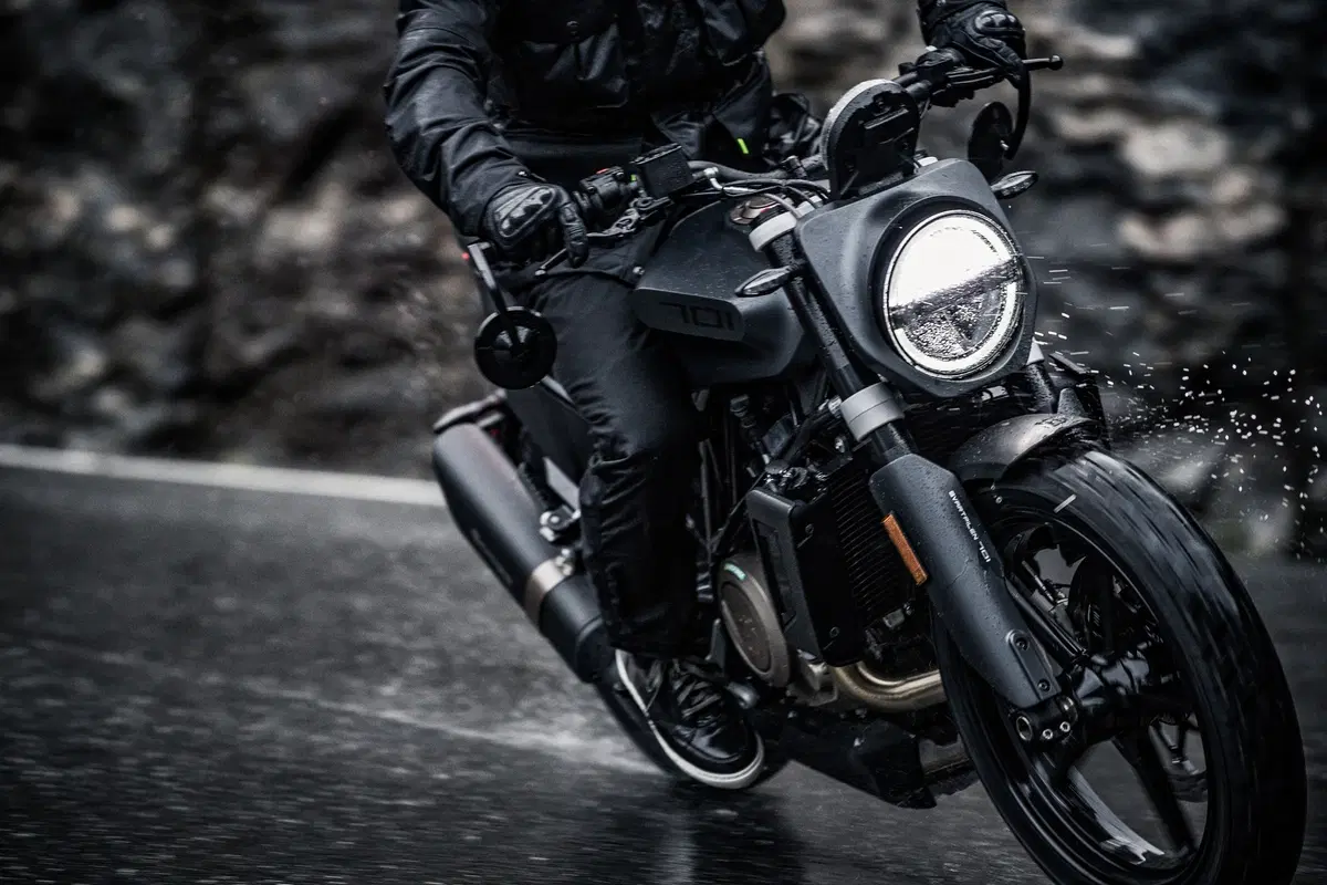 EICMA 2018: Husqvarna Svartpilen 701, foto e dati (29)