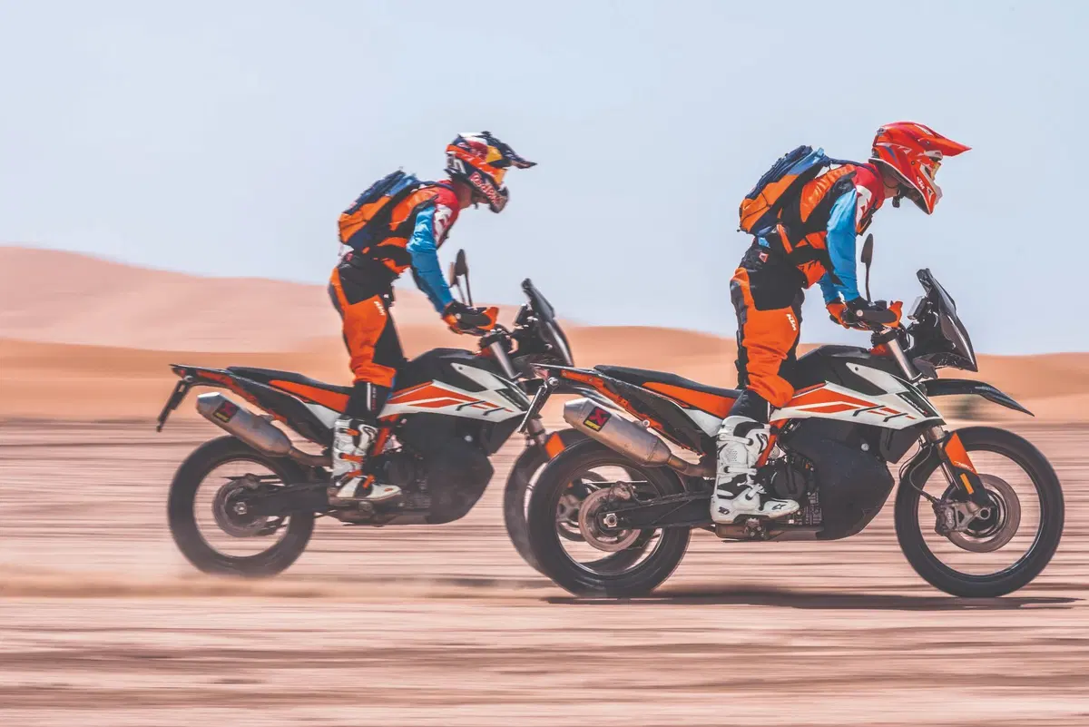 EICMA 2018: KTM 790 Adventure e Adventure R, foto e dati (2)