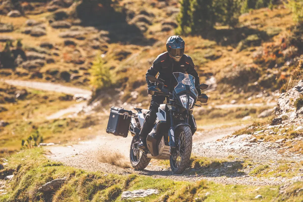 EICMA 2018: KTM 790 Adventure e Adventure R, foto e dati (3)