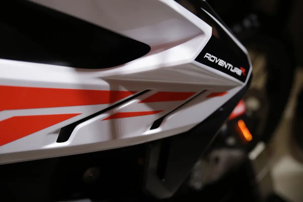 EICMA 2018: KTM 790 Adventure e Adventure R, foto e dati (2)
