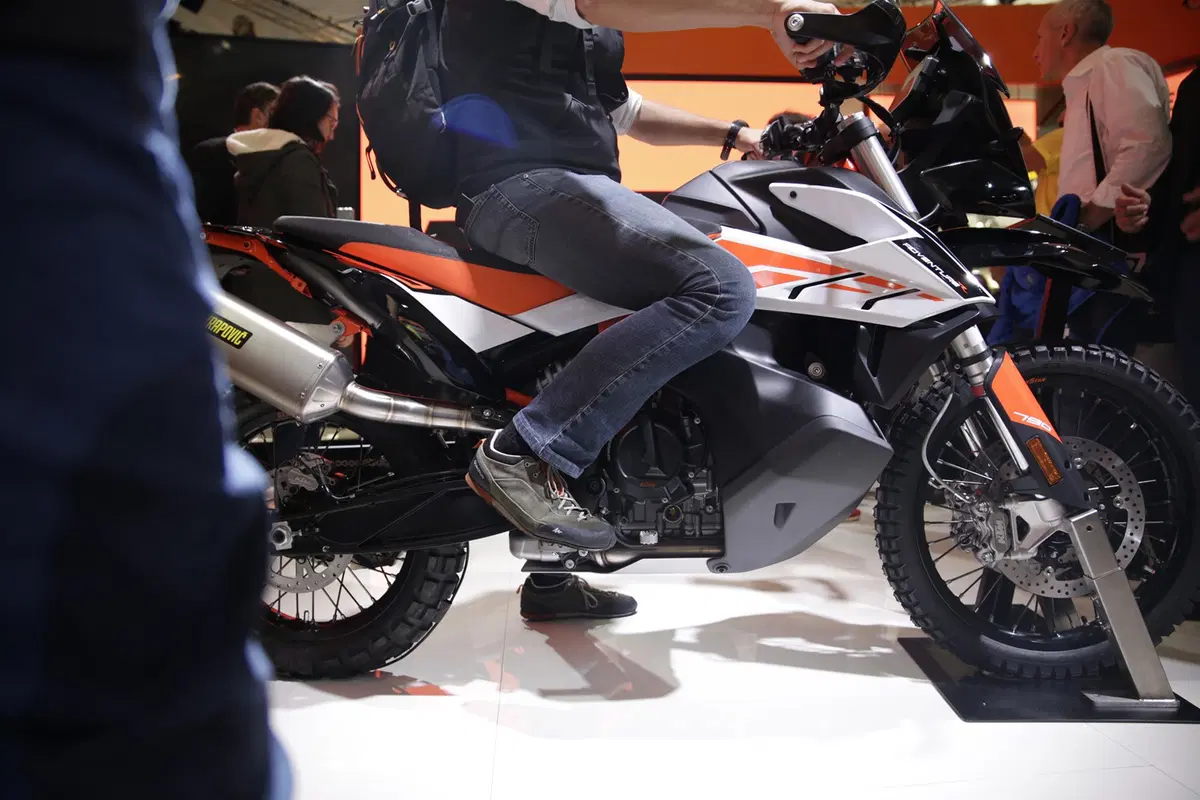 EICMA 2018: KTM 790 Adventure e Adventure R, foto e dati (3)