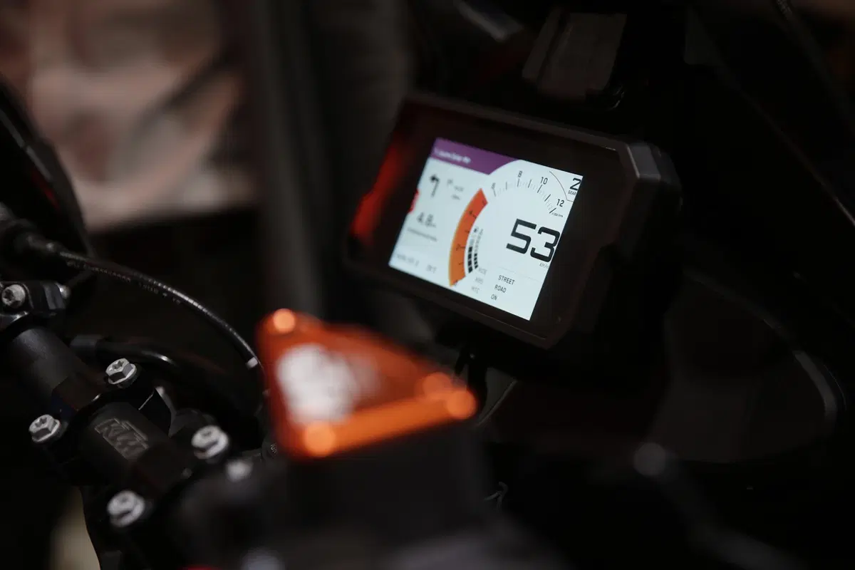 EICMA 2018: KTM 790 Adventure e Adventure R, foto e dati (4)