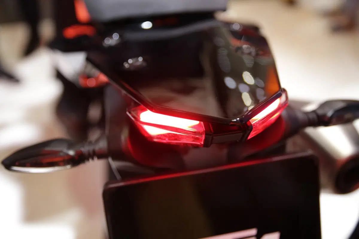 EICMA 2018: KTM 790 Adventure e Adventure R, foto e dati (10)