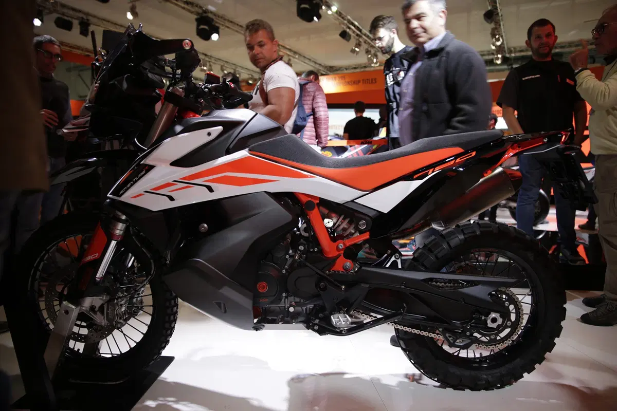EICMA 2018: KTM 790 Adventure e Adventure R, foto e dati (16)