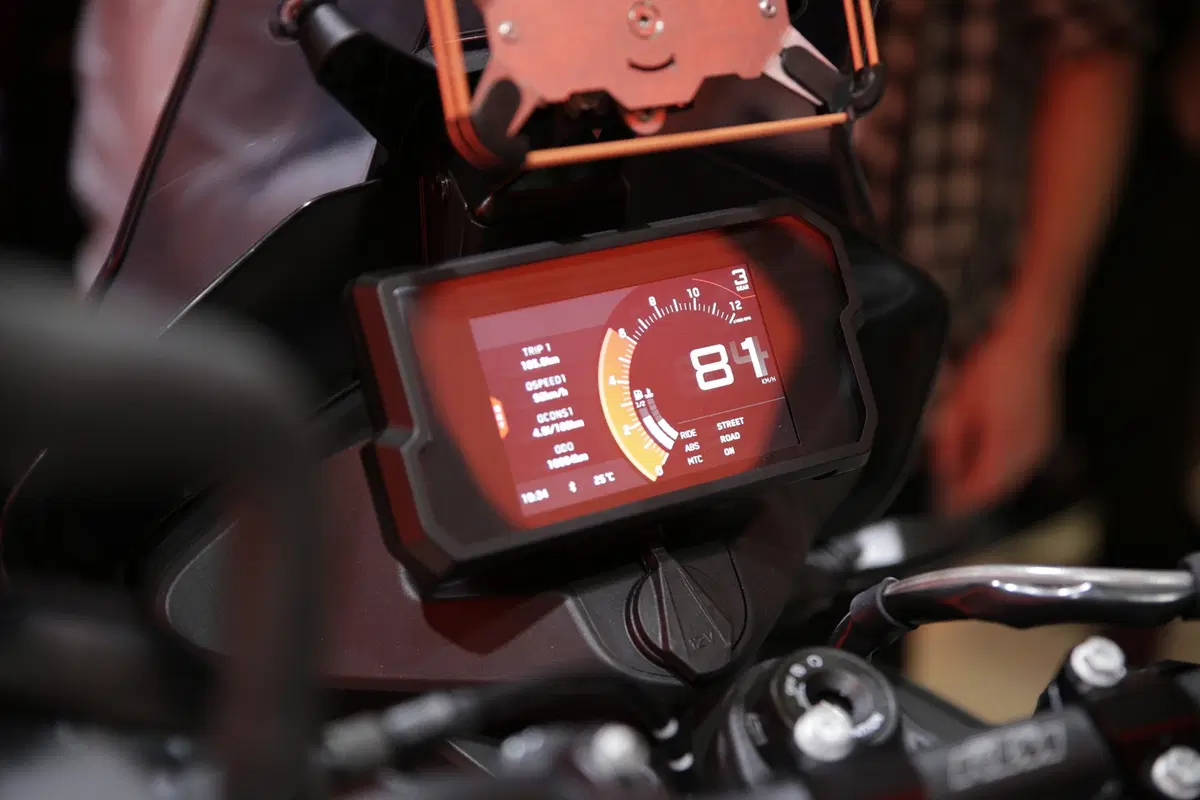 EICMA 2018: KTM 790 Adventure e Adventure R, foto e dati (20)