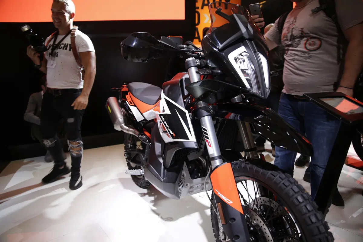 EICMA 2018: KTM 790 Adventure e Adventure R, foto e dati (22)