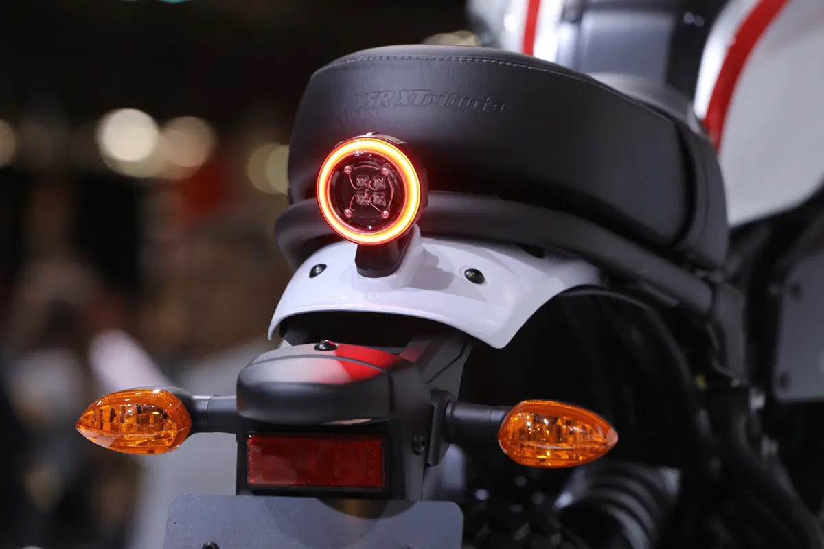EICMA 2018: Yamaha XSR 700 Xtribute, foto e video (3)