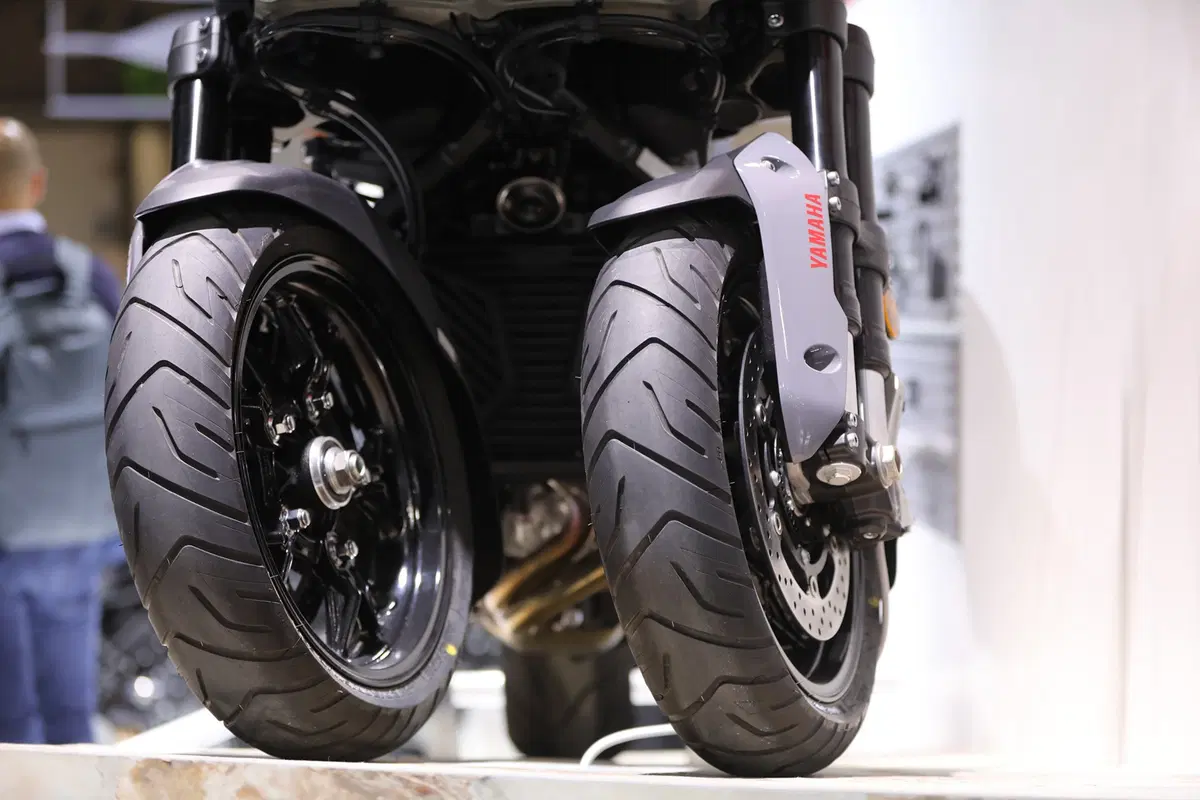 EICMA 2018: Yamaha Niken GT, foto, dati e video (6)