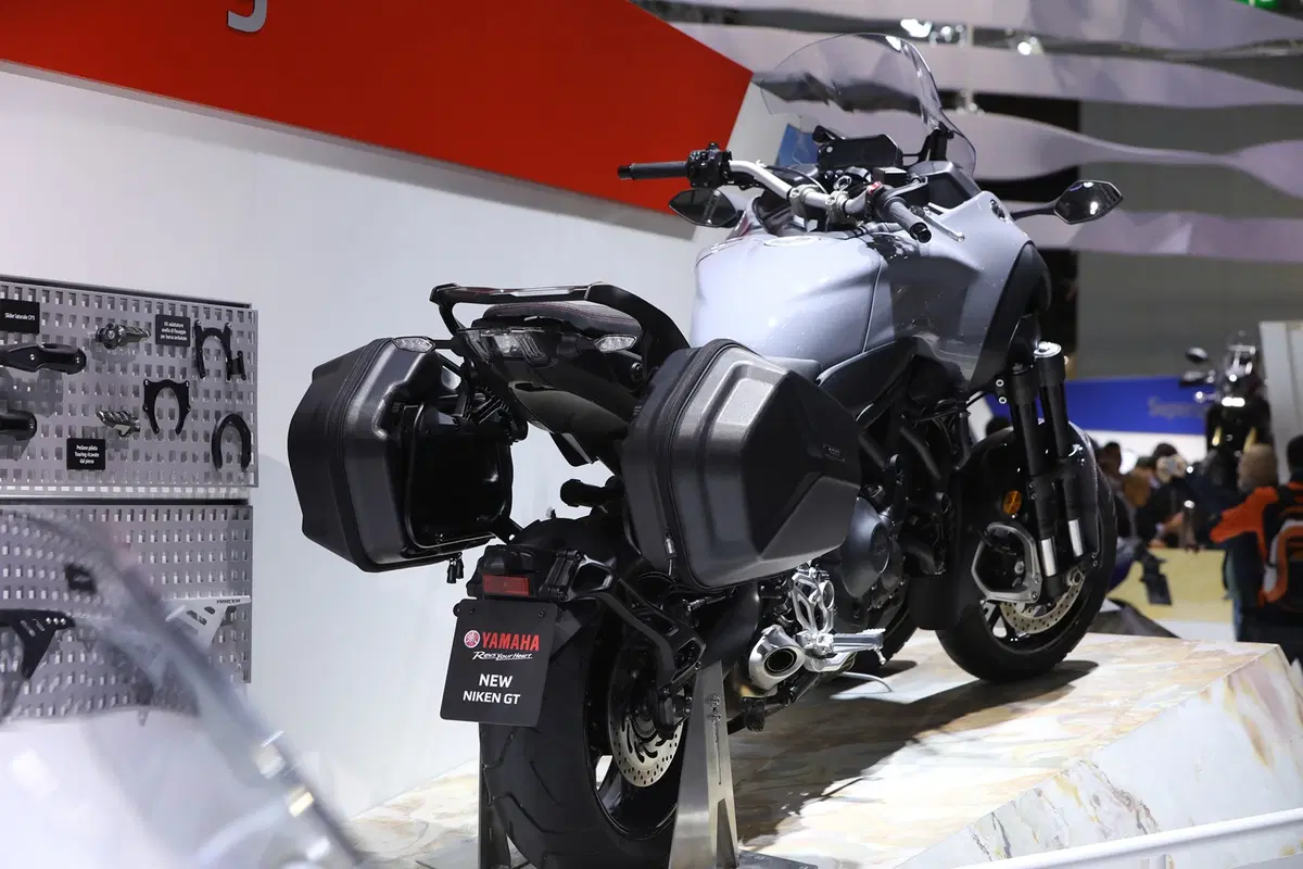 EICMA 2018: Yamaha Niken GT, foto, dati e video (2)
