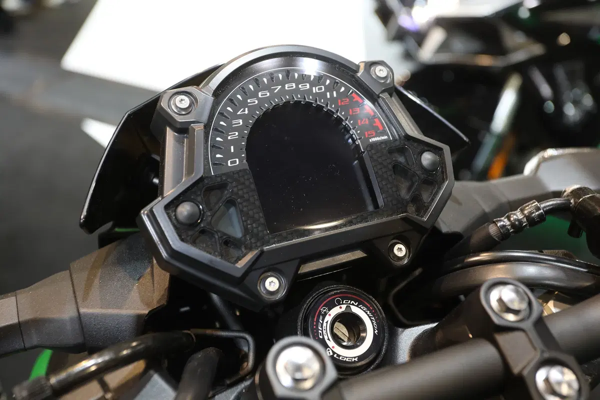 EICMA 2018: Kawasaki Z400, foto, video e dati (4)